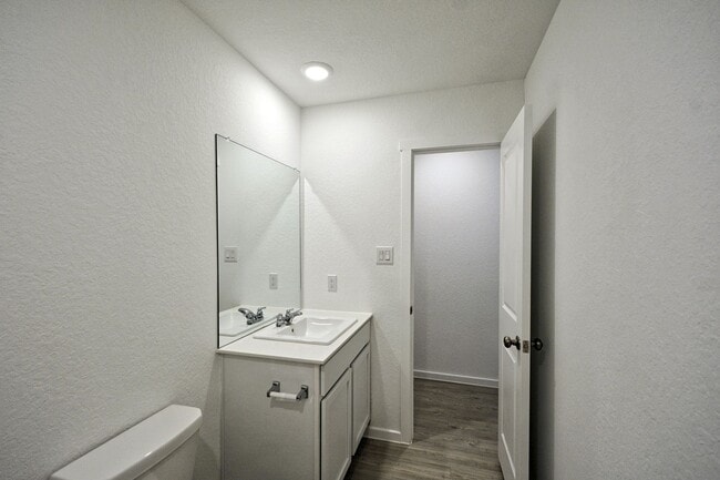 Building Photo - 768 Grey Dove Trl