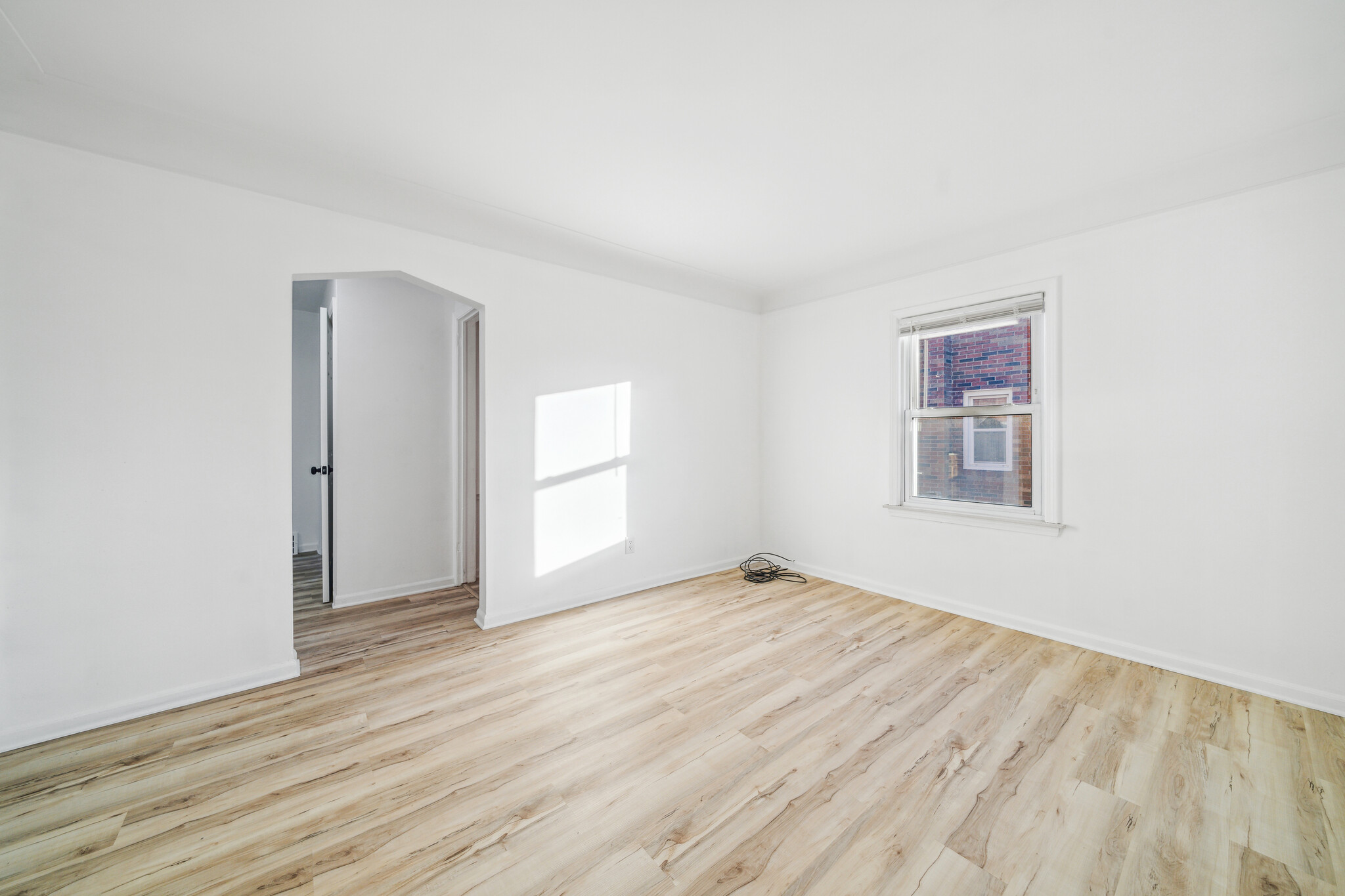 Living room - 16079 Forest Ave