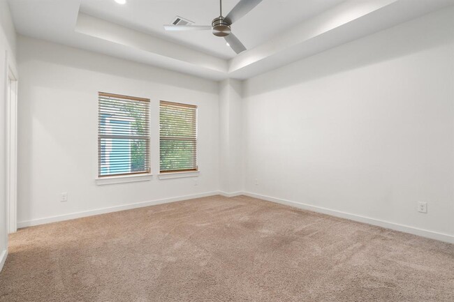 Building Photo - 5710 Elysian St