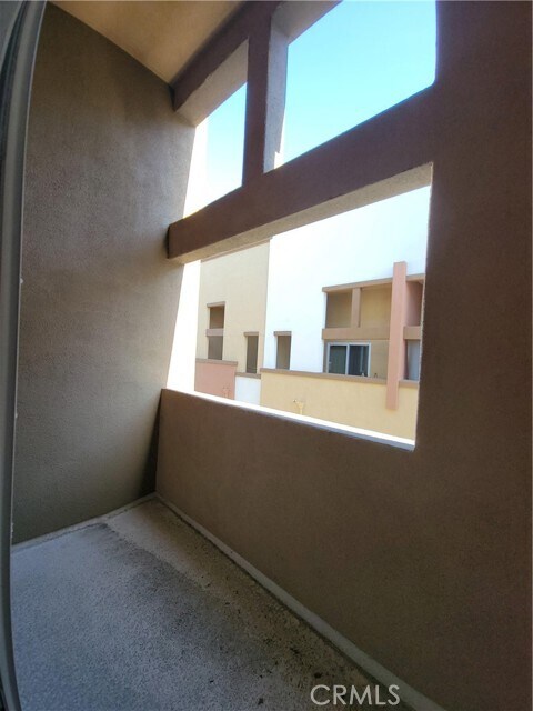 Building Photo - 1568 W Artesia Square