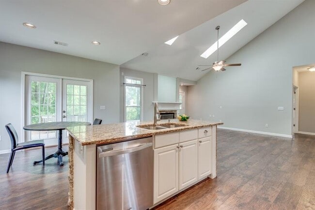 Building Photo - 6515 Fairgreen Dr