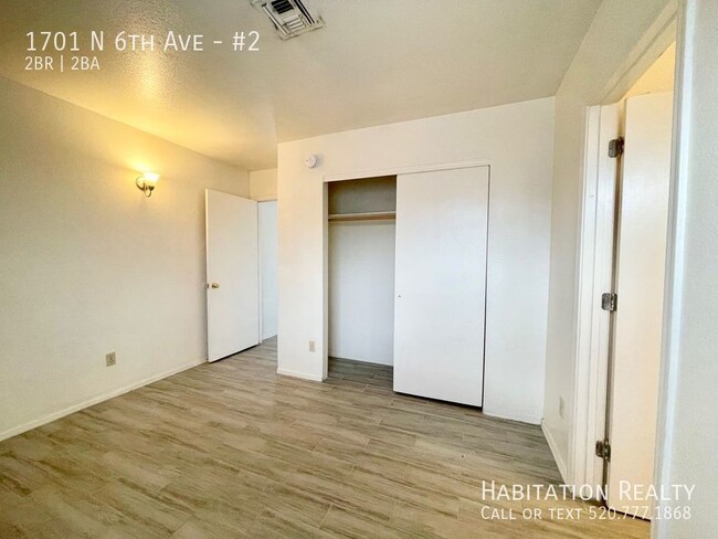 Building Photo - 2 bed/2 bath newly renovated! Easy biking,...