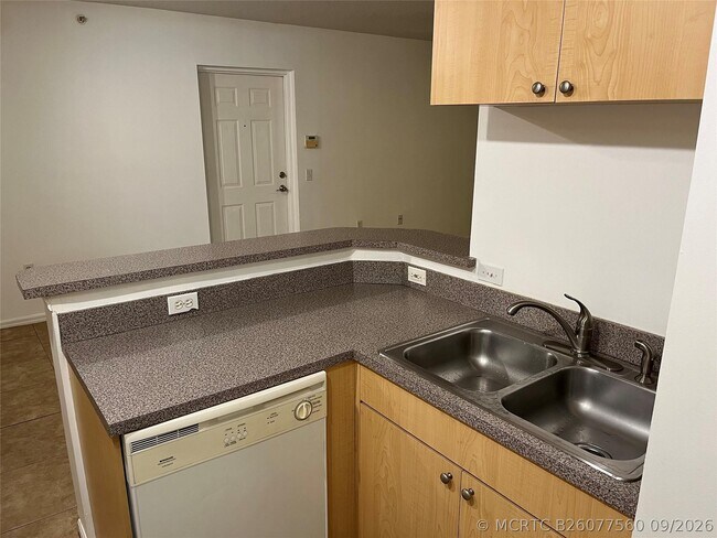 Building Photo - 913 Villa Cir