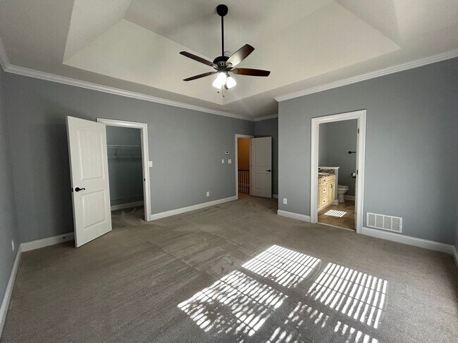 Building Photo - 405 Lexington Village