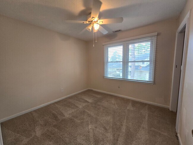 Building Photo - 504 Georgetown~ Lake Shore