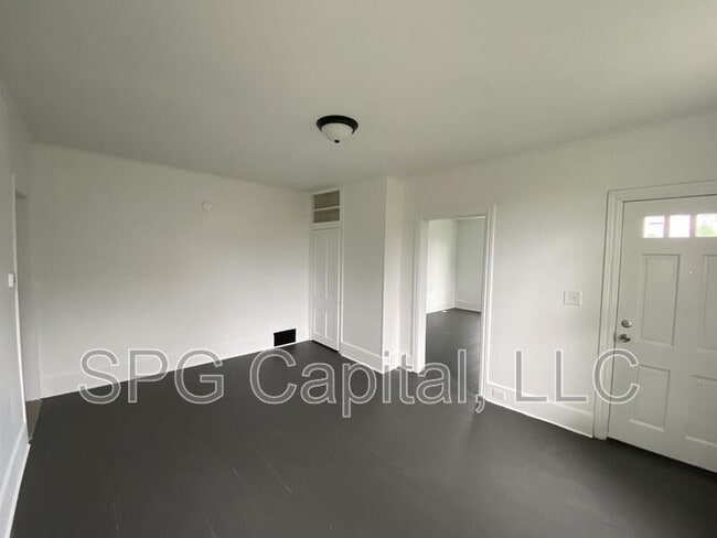 Building Photo - 632 S Second St