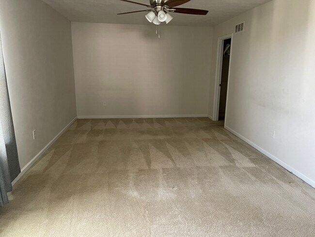 Building Photo - 1164 Trovillo Dr