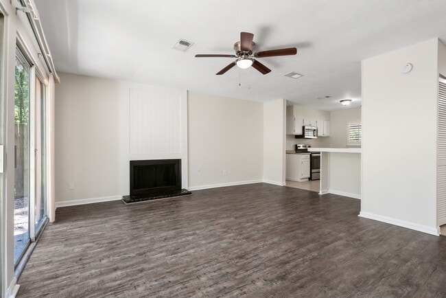 Building Photo - 1908 N Red Cedar Cir