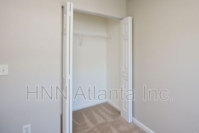 Building Photo - 121 Oak Grove Pl