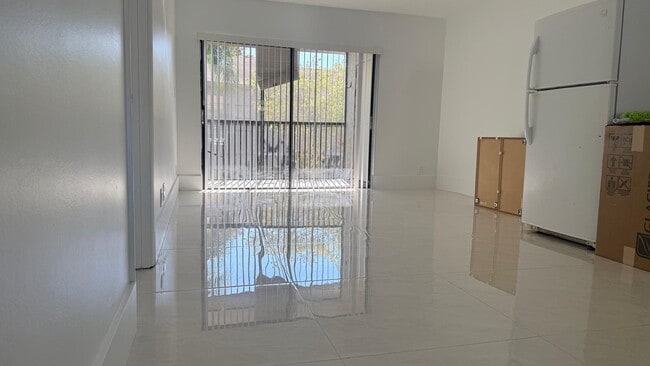 Building Photo - 1254 S Military Trail