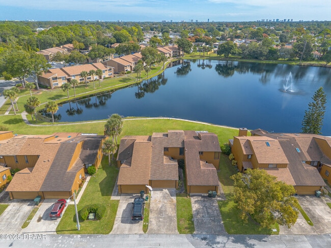 Building Photo - 120 Lakewood Village Cir