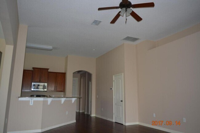 Building Photo - 5612 Aral Dr