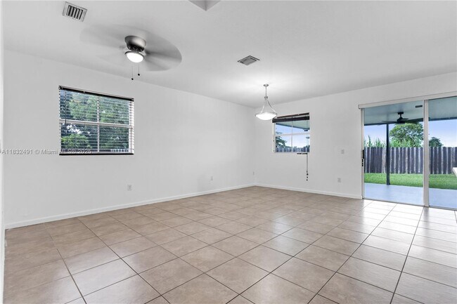 Building Photo - 28381 SW 128th Pl