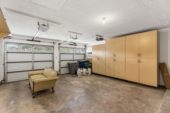 Building Photo - 4303 Rimdale Dr
