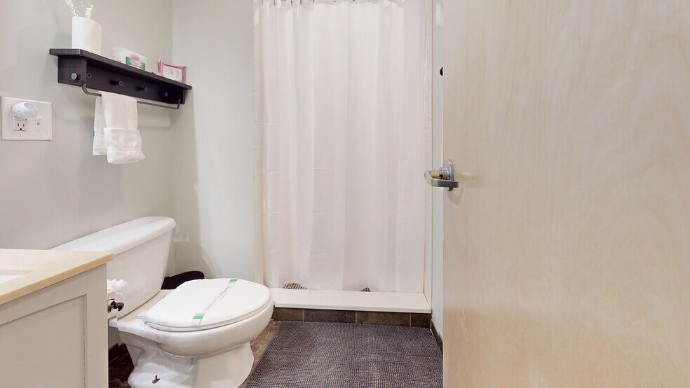 Building Photo - 15 Union St