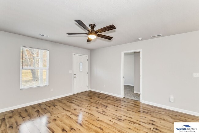 Building Photo - Newer construction 3 bedroom 2 bath