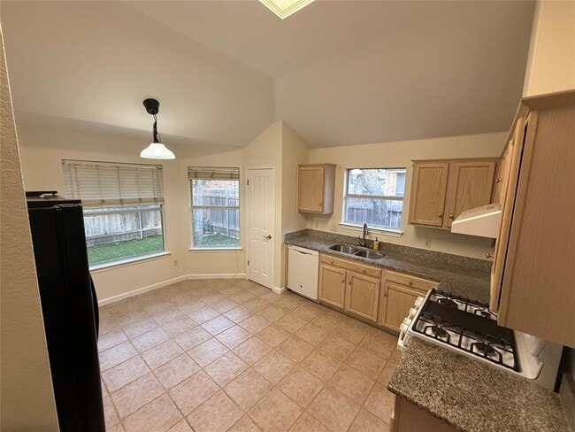 Building Photo - 4617 Moose Dr