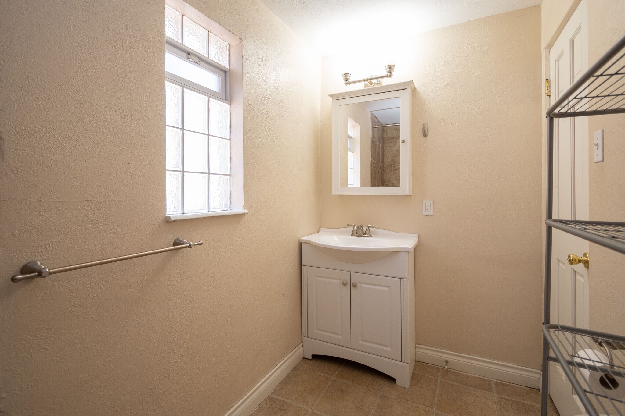 Bathroom - 1959 Oswego St