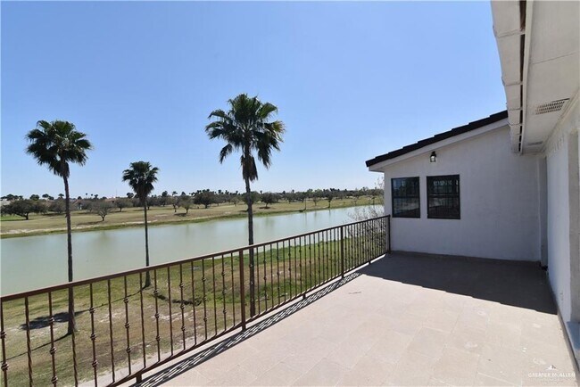 Building Photo - 310 Rio Grande Dr