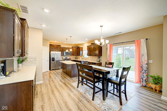 Building Photo - 1728 Gordon Dr