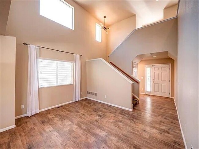 Building Photo - BEST CLASS