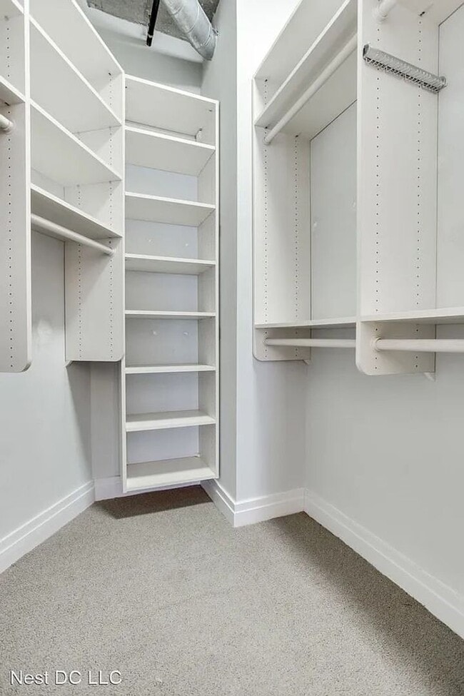 Building Photo - Loft Style Two bedroom W/Parking & Storage Included, Over 1,000 Square Feet!