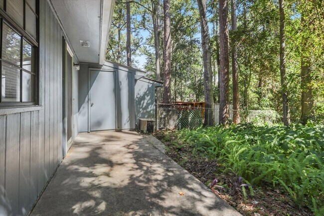 Building Photo - 1181 Brafforton Way