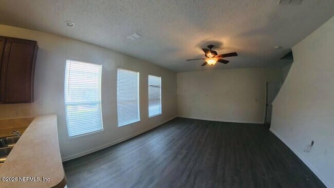 Building Photo - 515 Hopewell Dr