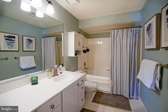 Building Photo - 12205 Fairfield House Dr