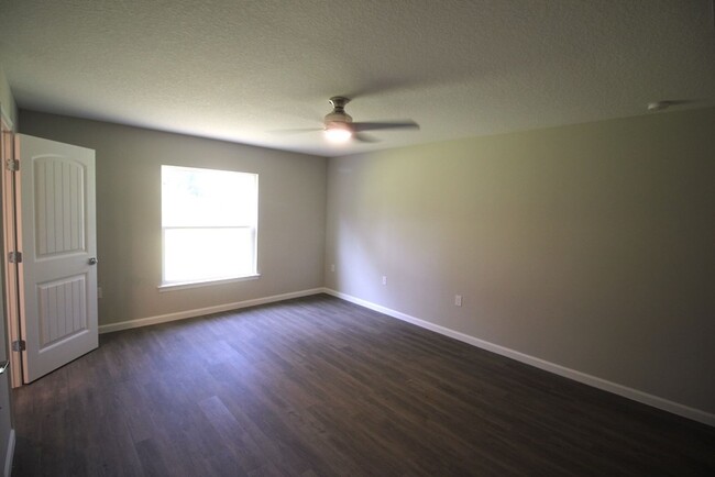 Building Photo - Beautiful 2020 3 Bed 2 Bath Palm Coast Hom...