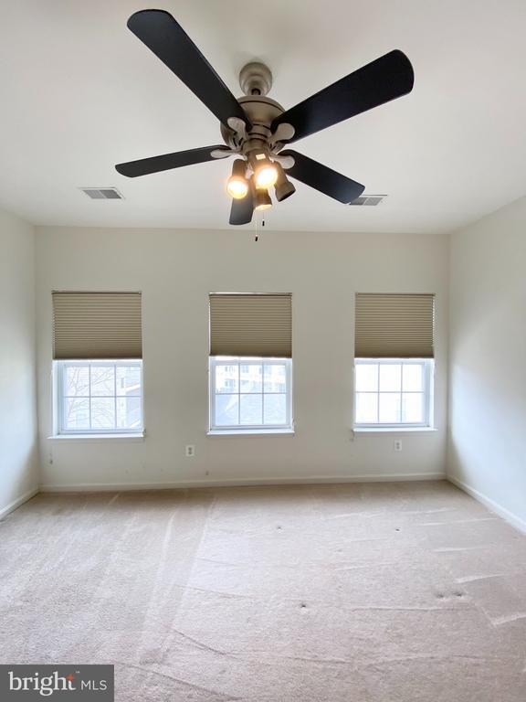 Building Photo - 2663 Manhattan Pl