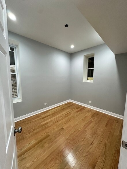 Building Photo - 2002 W 21st Pl