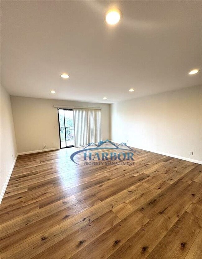 Building Photo - Beautifully Remodeled 4-Bedroom Home in Sa...