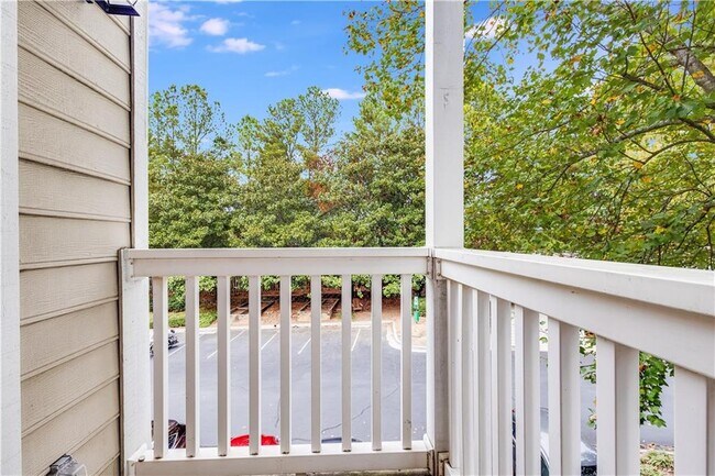 Building Photo - 1250 Parkwood Cir SE