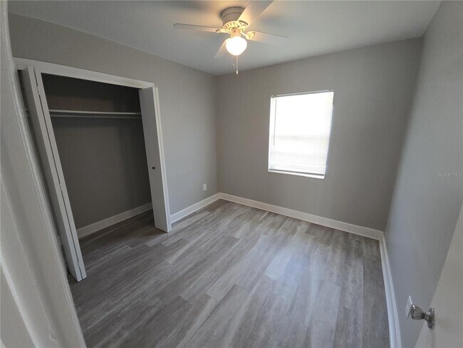 Building Photo - 5410 S Himes Ave