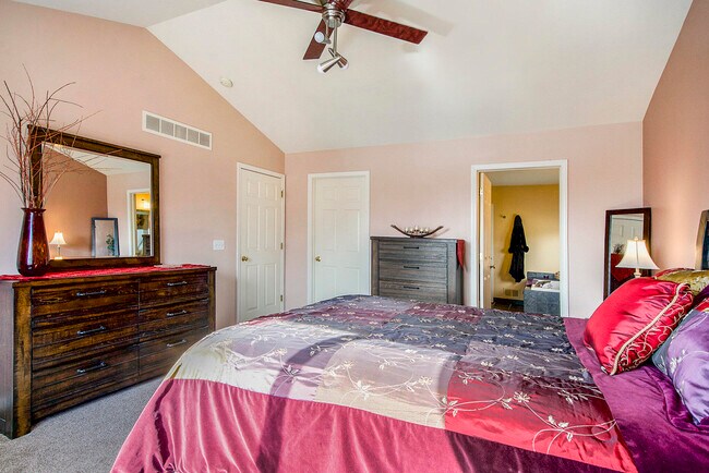 Building Photo - 7848 Trotters Park St