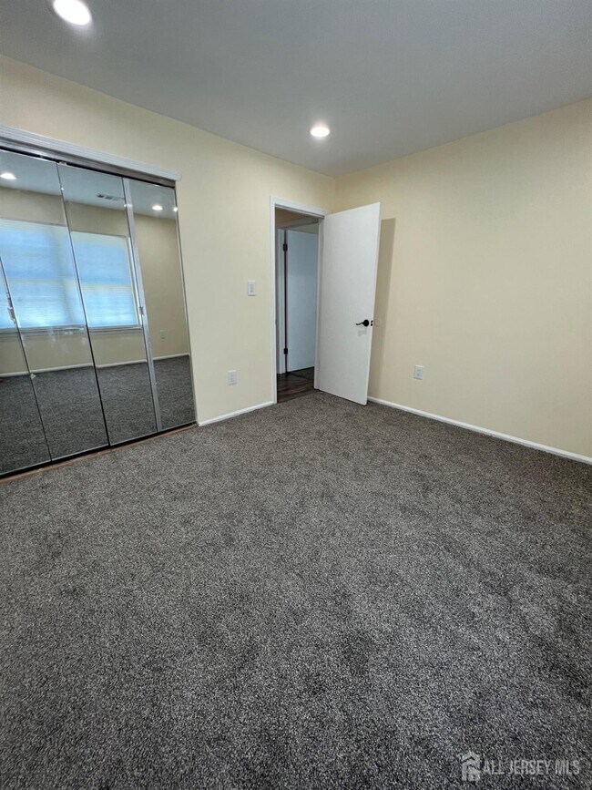 Building Photo - 436 Northam Dr