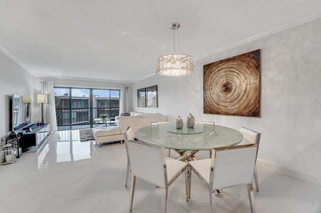 Building Photo - 3605 S Ocean Blvd