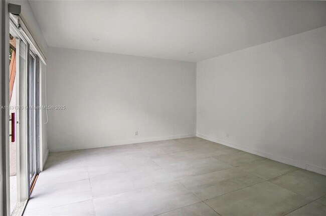 Building Photo - 2161 Orange Grove Dr