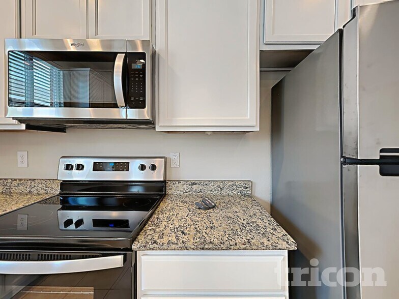 Building Photo - 404 Chert Ln