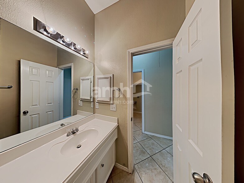 Building Photo - 16219 Lavender Creek Ct
