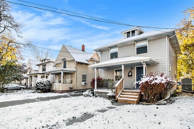 Building Photo - 528 Avon St