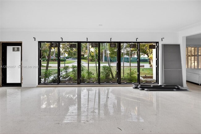 Building Photo - 1100 N Shore Dr