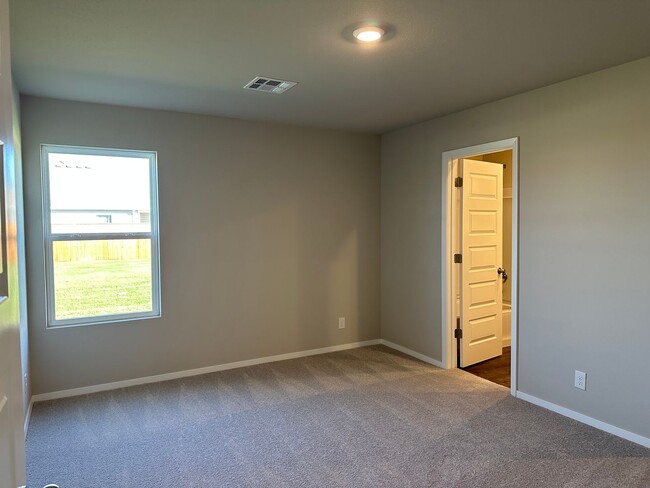 Building Photo - Brand-new 3 bedroom, 2 bath home located i...