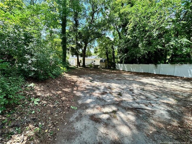 Building Photo - 211 Langdon St