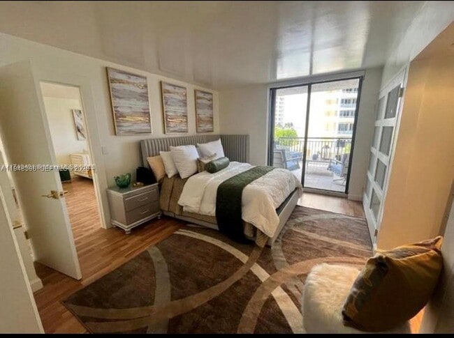 Building Photo - 540 Brickell Key Dr