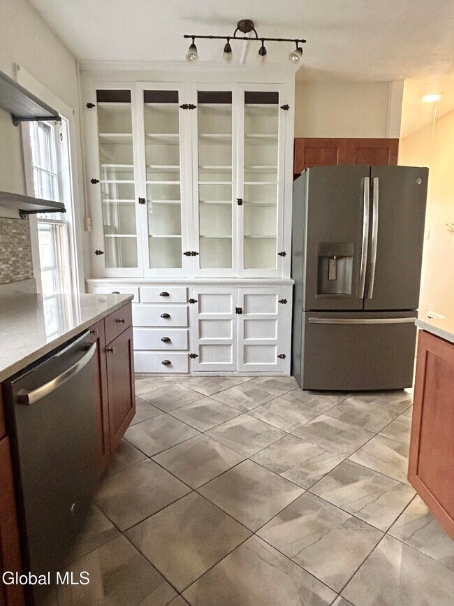 Building Photo - 1204 19th St