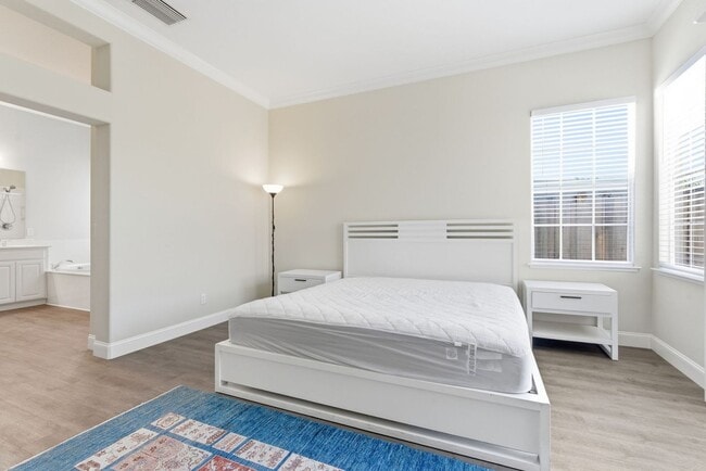 Building Photo - BEAUTIFULLY MAINTAINED SINGLE STORY HOME IN GREAT BRENTWOOD LOCATION!