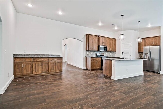 Building Photo - 2140 Bluestem Dr