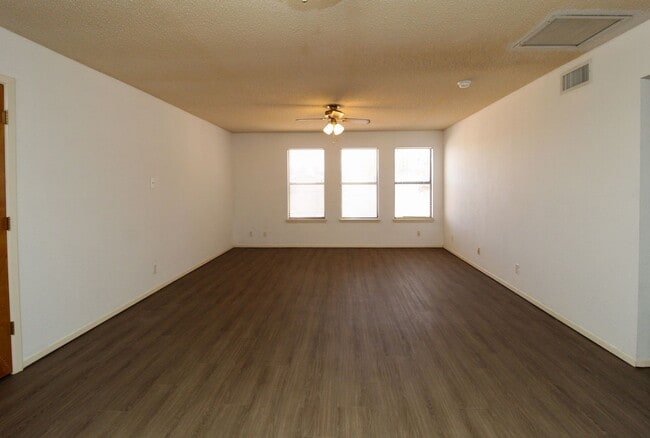 Building Photo - 7465 Stoney Hill Dr